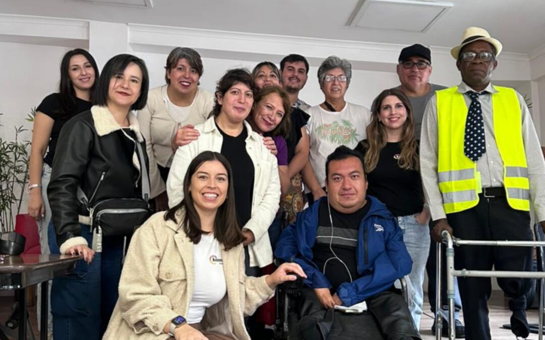 Kosmo Inclusión realiza taller de elaboración de CV para grupo básico B del Curso de Inglés